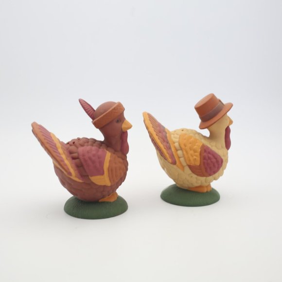 Avon Vintage Gift Collection: Thanksgiving Salt & Pepper Shakers - Picture 5 of 7